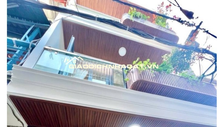 SÁT MT HOÀNG SA Q3 – NỘI THẤT SANG TRỌNG – 3 TẦNG CHỈ NHỈNH 4 TỶ